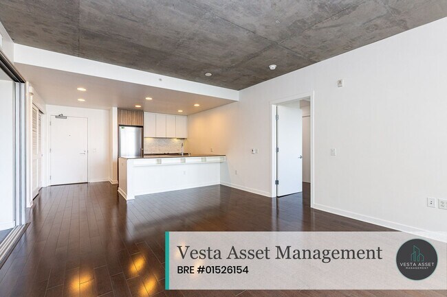 Building Photo - Designer 2-Bedroom in Iconic VIDA Residences