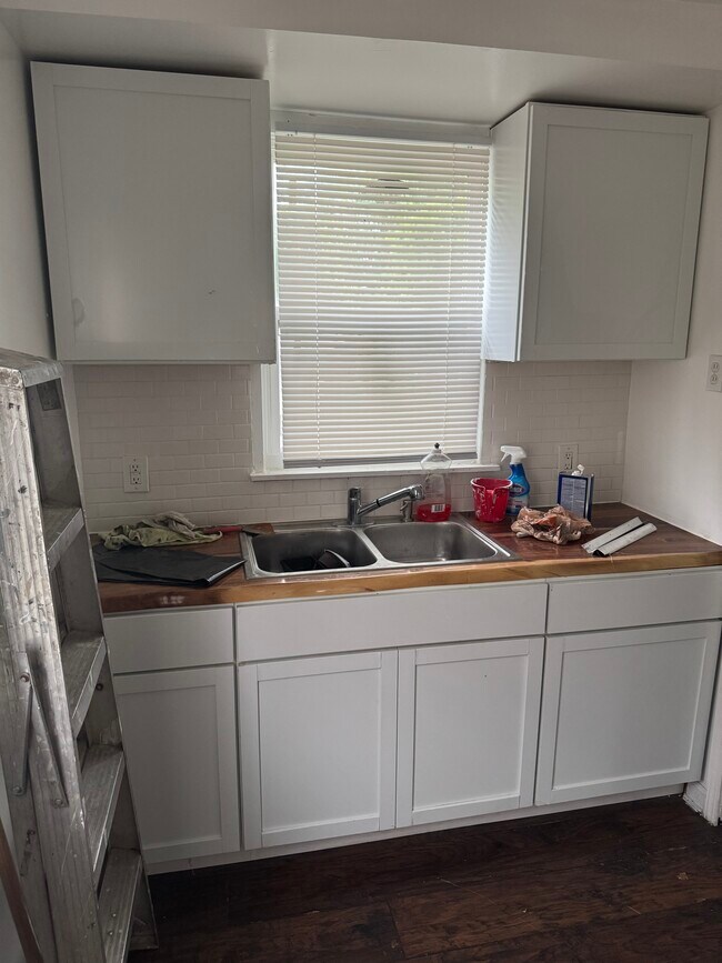 Building Photo - 19691 Rogge St