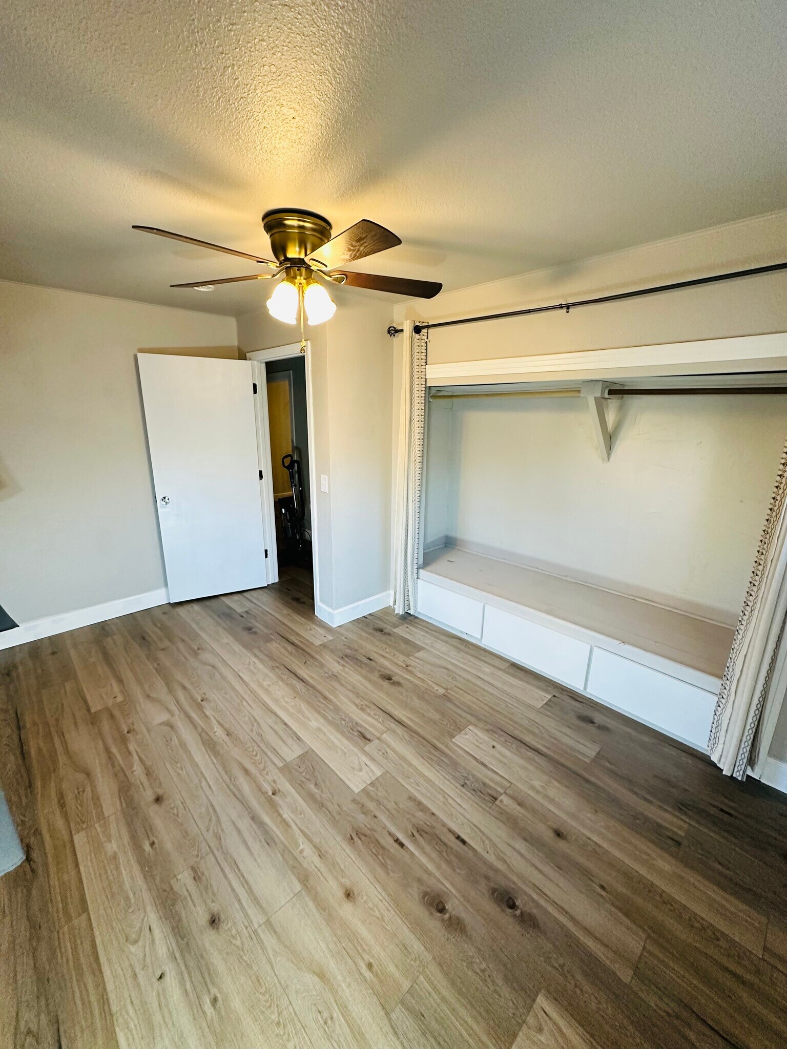 Building Photo - 1274 N Cedar St