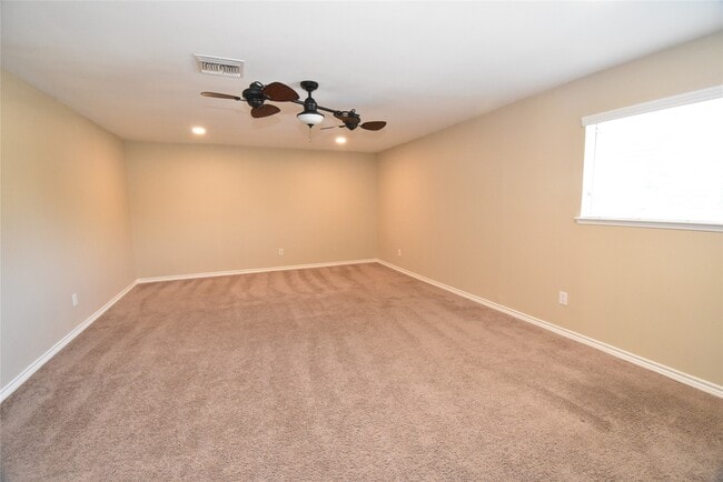 Building Photo - 1330 Westgreen Blvd