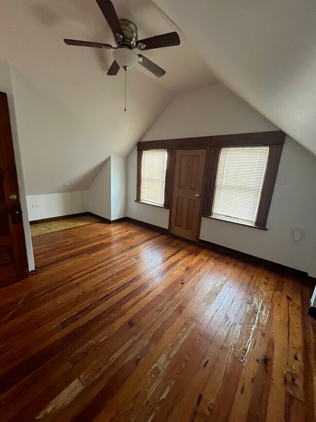 THIRD FLOOR BEDROOM EXITS TO PARKING - 32 E Northwood Ave