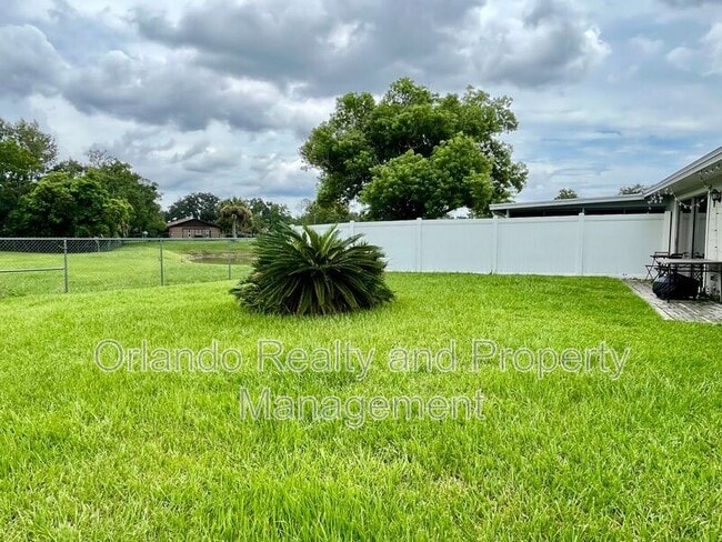 Building Photo - 7931 Merrimac Cove Dr