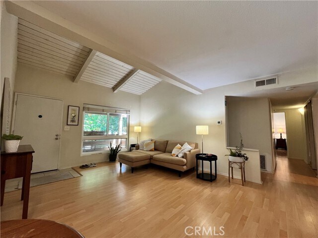 Building Photo - 3719 Country Club Dr