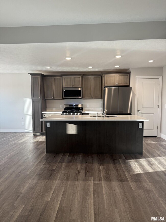 Building Photo - 4519 Castle Pines Dr