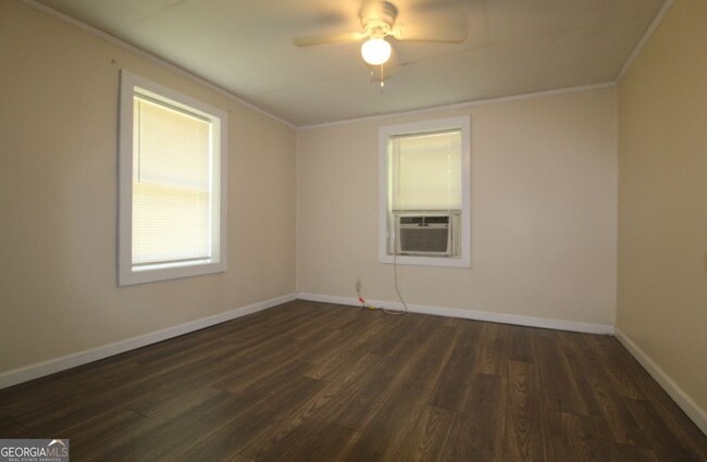 Building Photo - 151 Hennon Dr NW