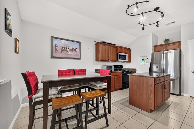 Building Photo - 16123 Duck Tail Ln