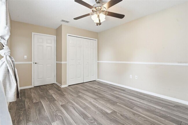 Building Photo - 2201 Coach House Blvd