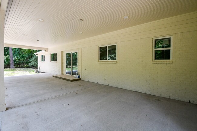 Building Photo - 6914 Evergreen St