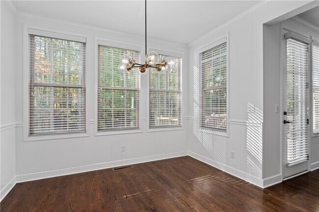 Building Photo - 6440 Century Park Pl SE