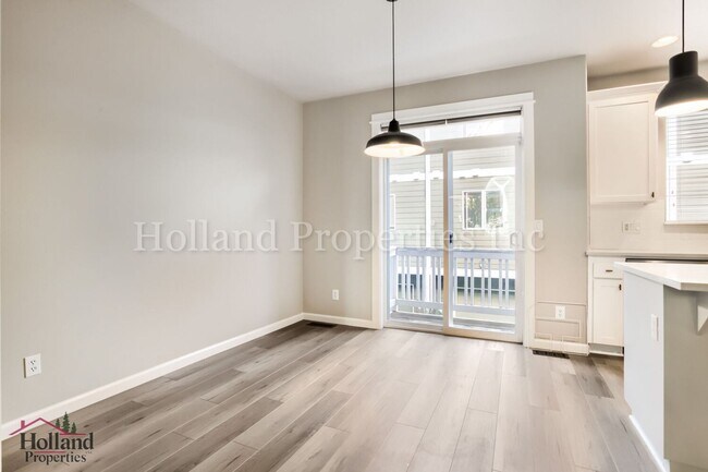 Building Photo - 16028 SW Gage Ln