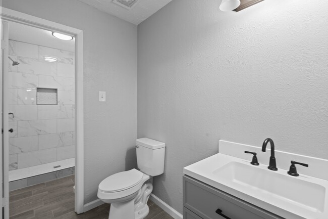 Building Photo - 8268 Heartfield Ln