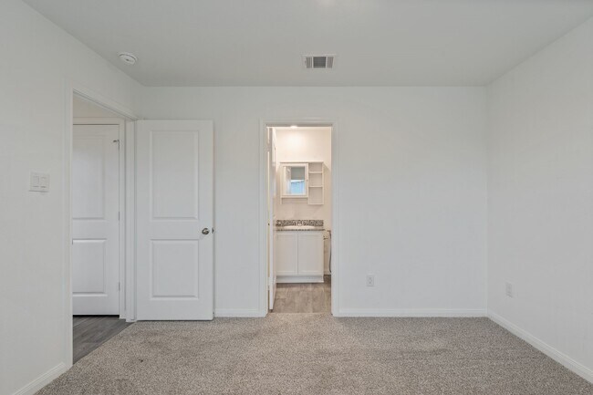 Building Photo - 12070 William Trails Cir