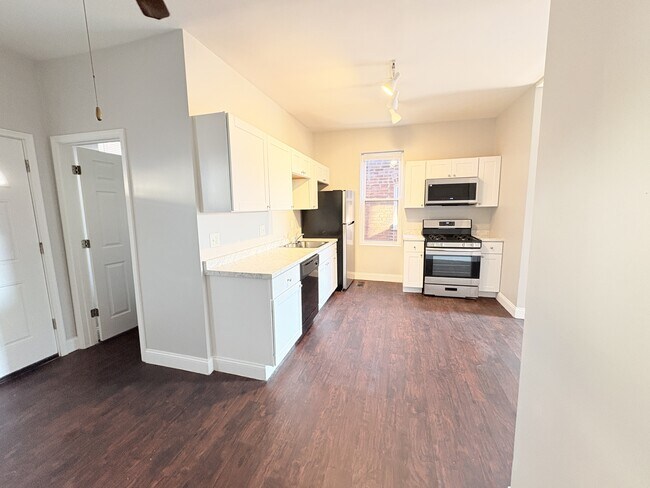 Building Photo - 6655 Garner Ave