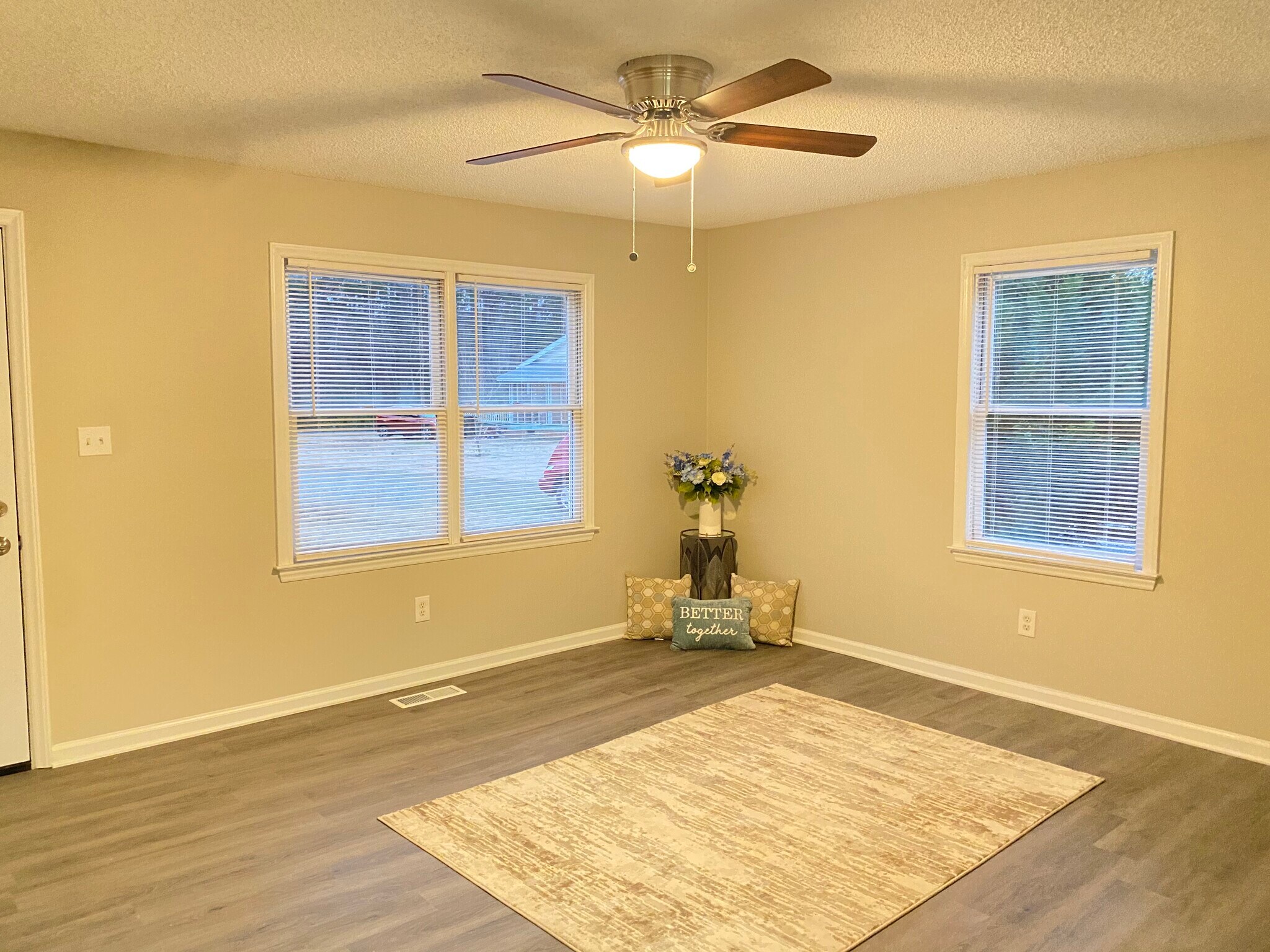 Building Photo - 314 Pine Ave