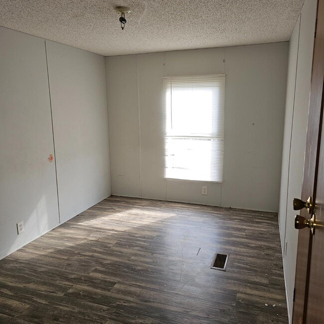 Building Photo - 539 Market St