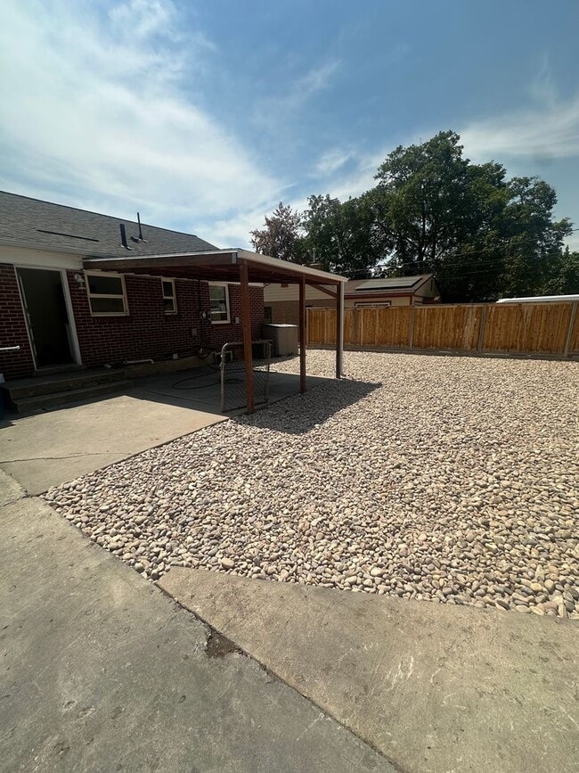 Building Photo - GET $500 OFF THE FIRST MONTHS RENT!!!!
