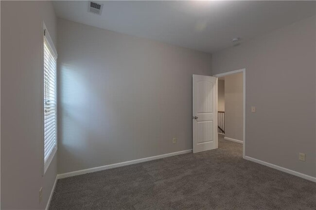Building Photo - 5046 Apple Grove Rd NE