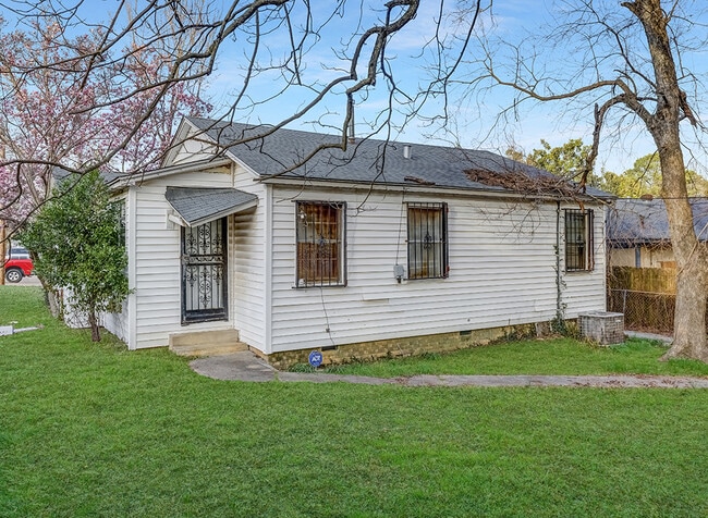 Building Photo - 1607 W 17th St