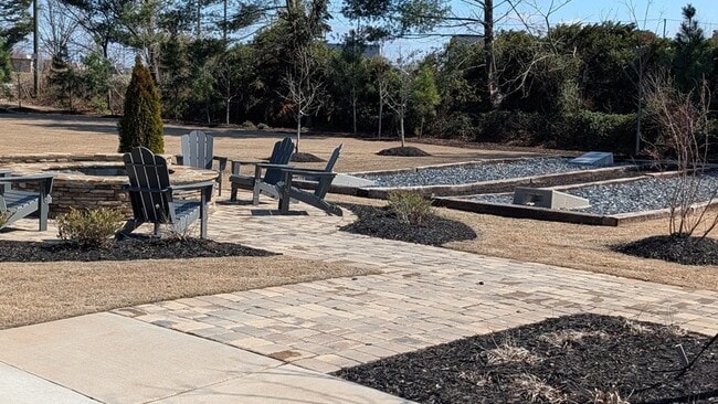 Building Photo - 810 Embark Cir