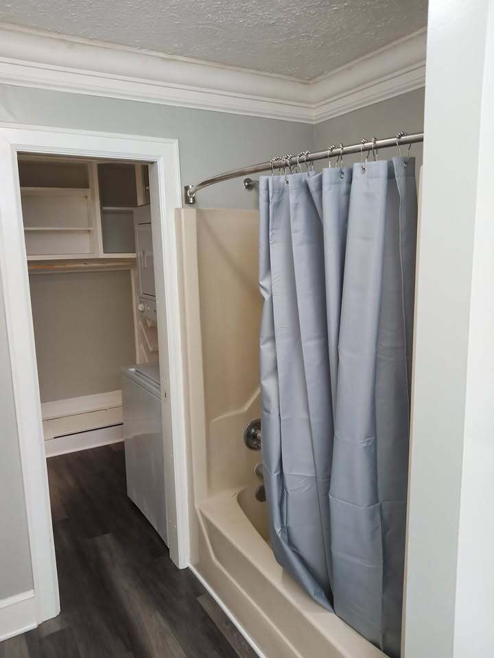 Shower and Washer/Dryer - 109 Limberlost Dr