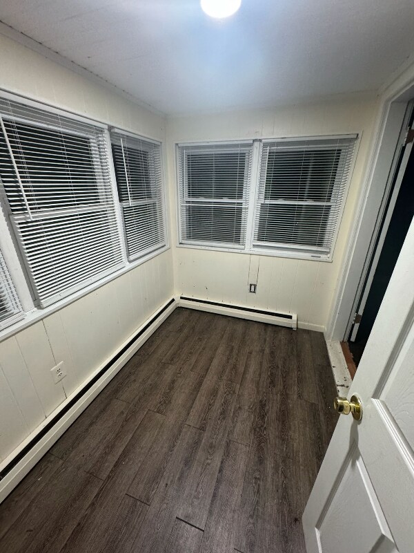 Building Photo - 28 Evergreen Ave