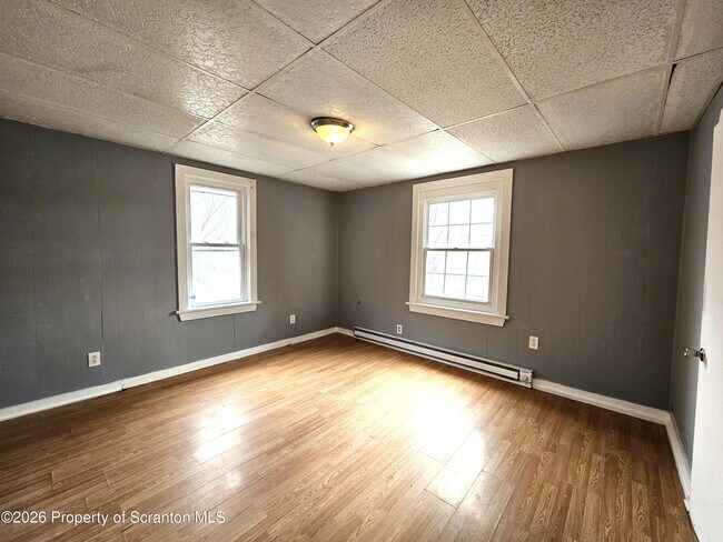 Building Photo - 351 Main St