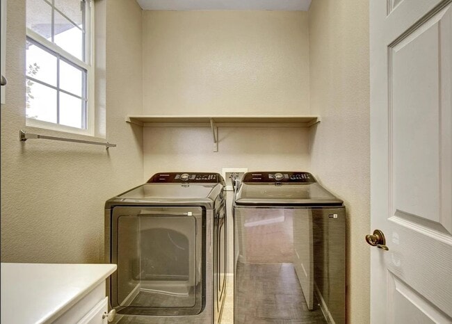 Building Photo - 4929 Concordia Dr