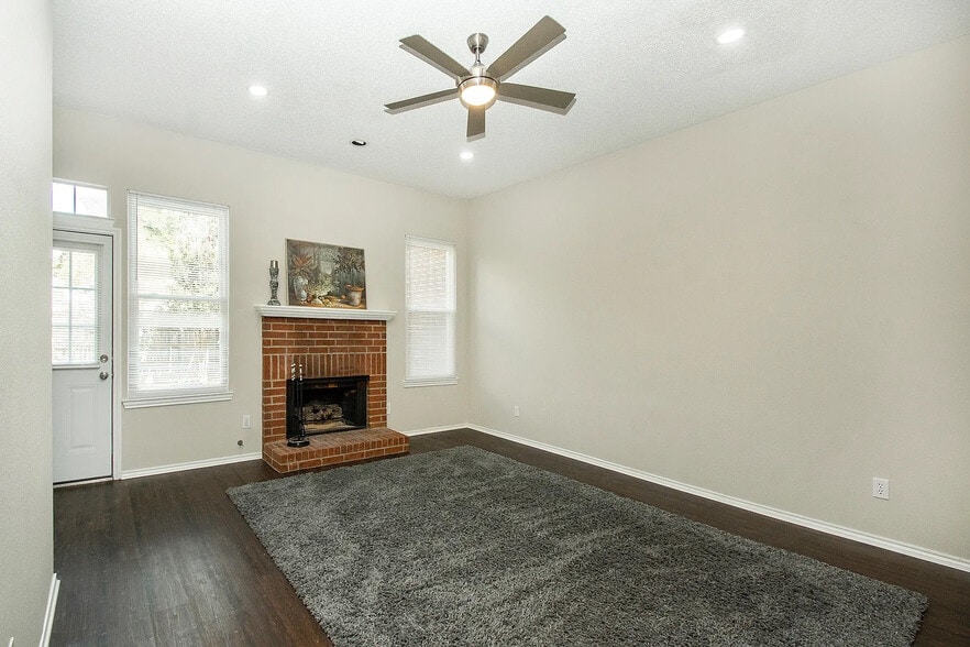 Building Photo - Room in House on Kentshire Cir