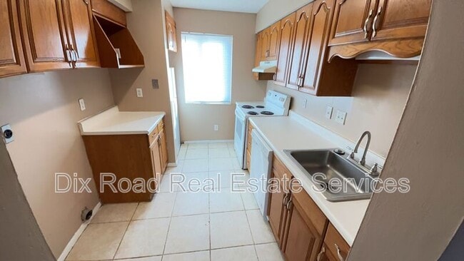 Building Photo - 1415 Villa Ct