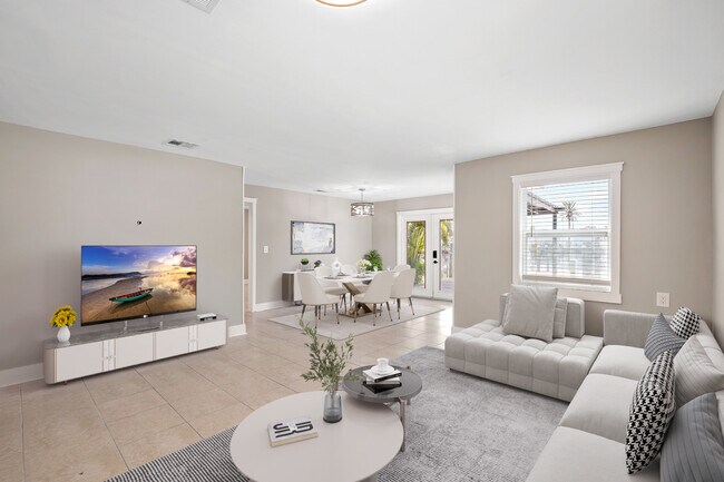 Building Photo - 231 E Madeira Ave