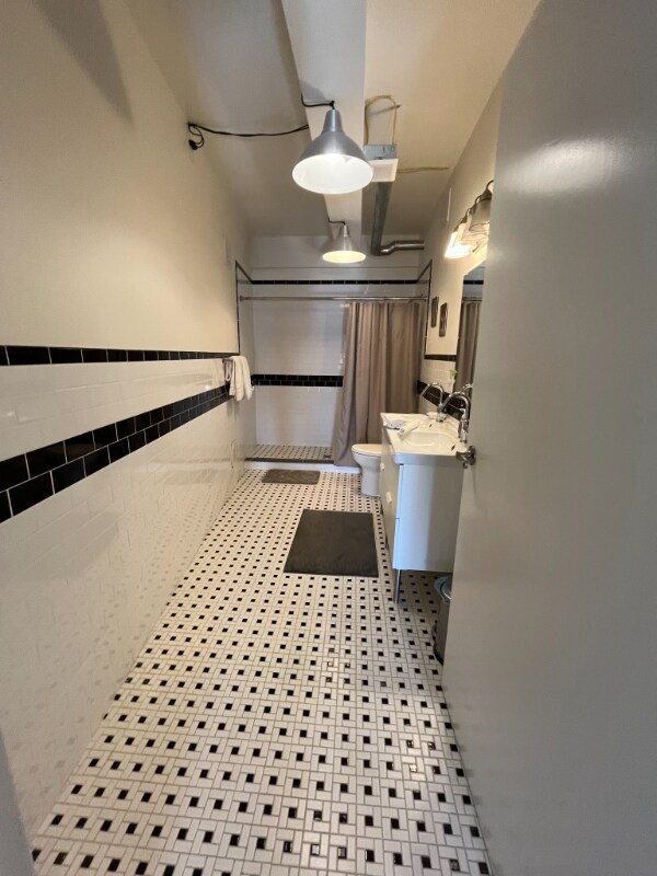 Building Photo - 333 2nd St SE