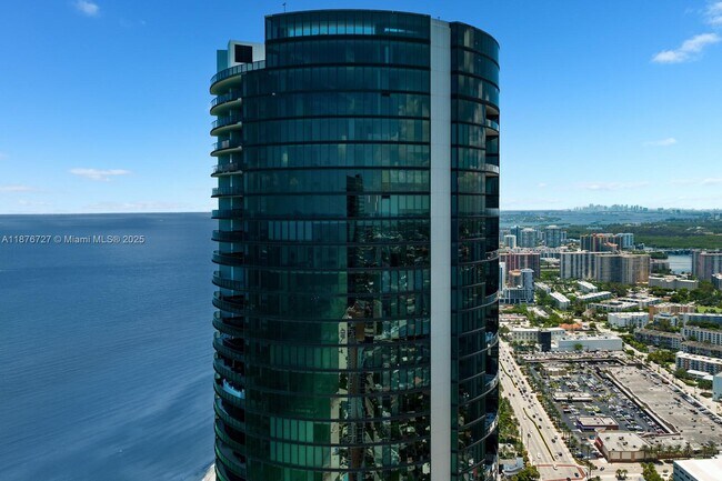 Building Photo - 18555 Collins Ave