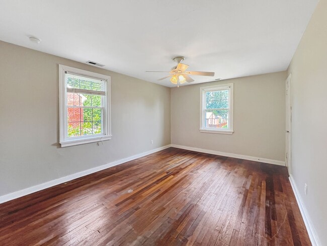 Building Photo - Charming 3-Bedroom Brick Colonial in Edgewood