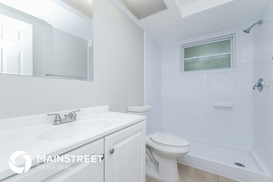 Building Photo - 5700 Thrush Dr