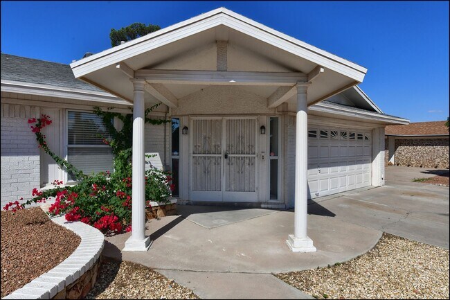 Building Photo - Pending