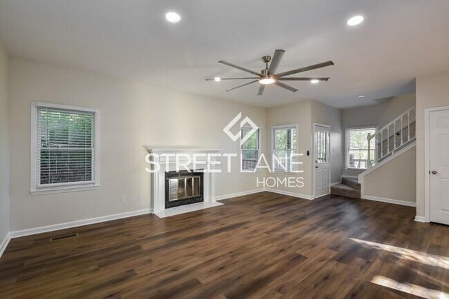 Building Photo - NOW OFFERING FIRST FULL MONTH FREE OR ONE ...