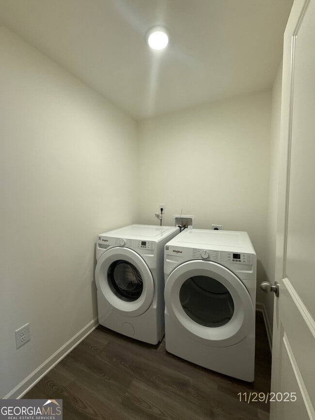 Building Photo - 148 Flowering Cherry St