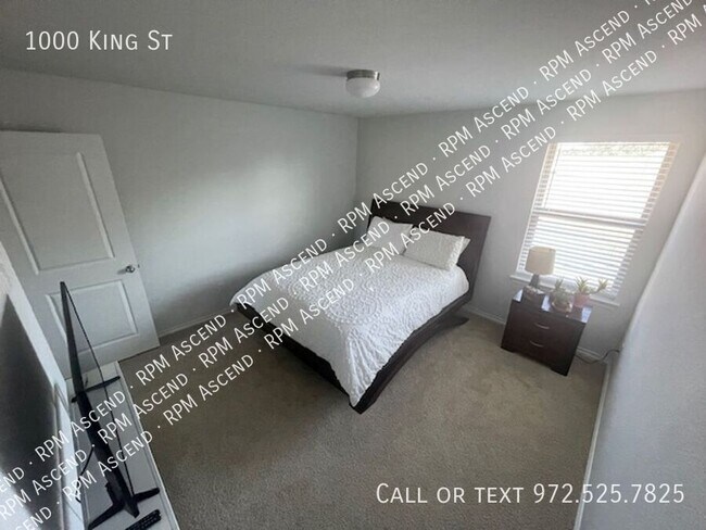 Building Photo - 1000 King St