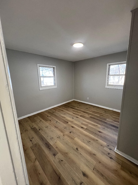 Building Photo - 6049 N 39th St