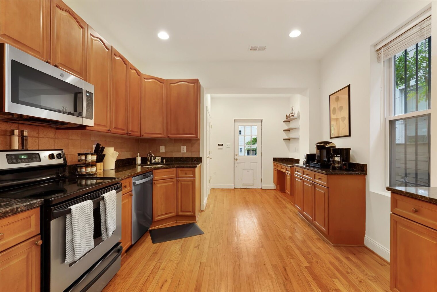 Building Photo - 229 8th St NE