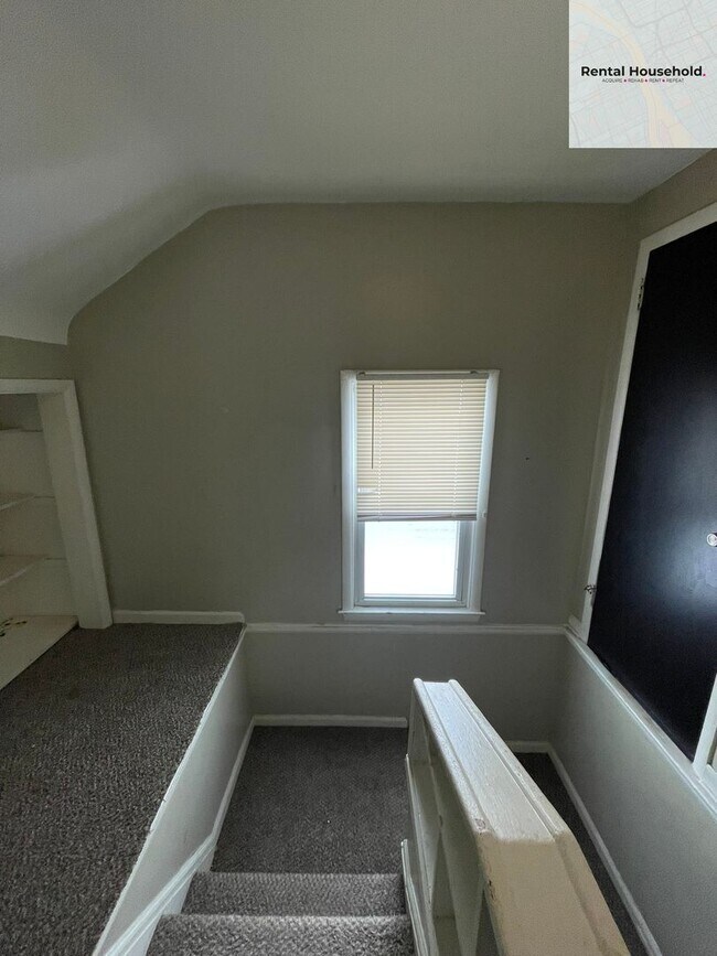 Building Photo - Beautiful 4 Bedroom Bungalow- Just $1300 a month