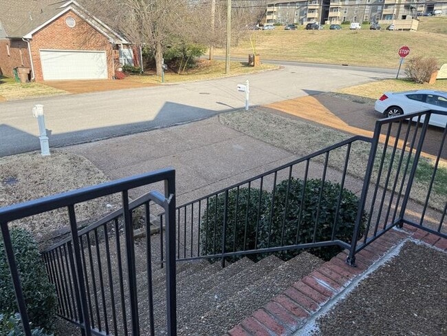 Building Photo - For Rent - Split Level Brick Home in South Nashville with Garage