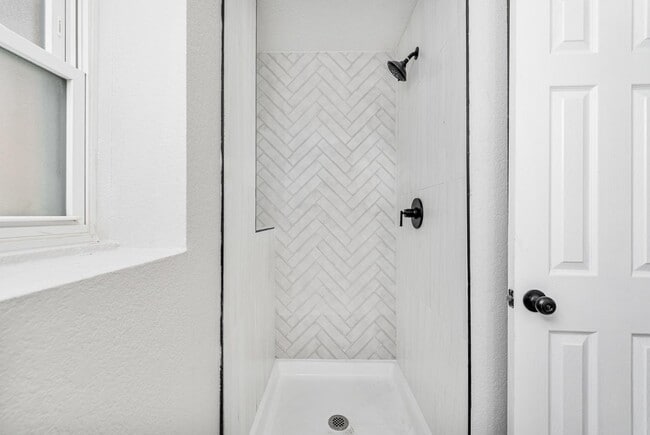 Building Photo - 18912 E Kansas Dr