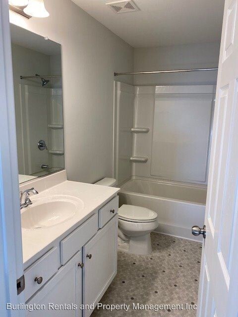 Building Photo - 4 br, 2.5 bath House - 252 Brassfield Dr.