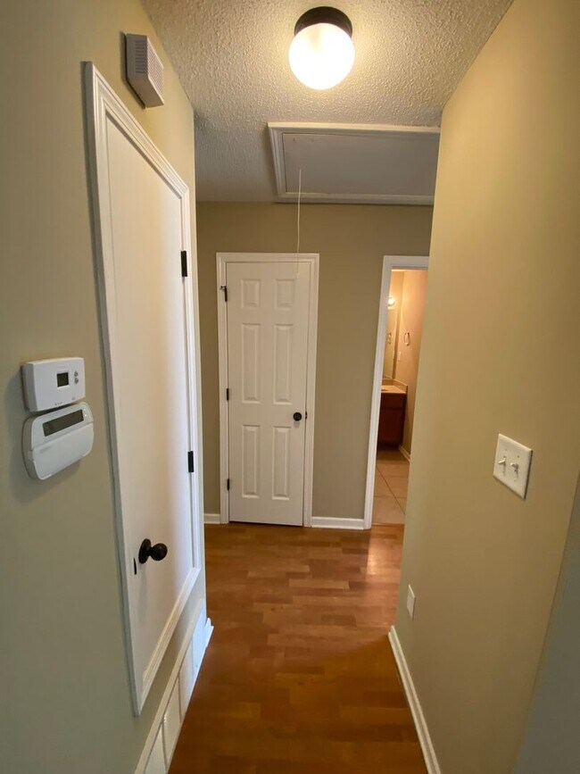 Building Photo - SPRING LAKE ADORABLE HOME with Backyard Fence