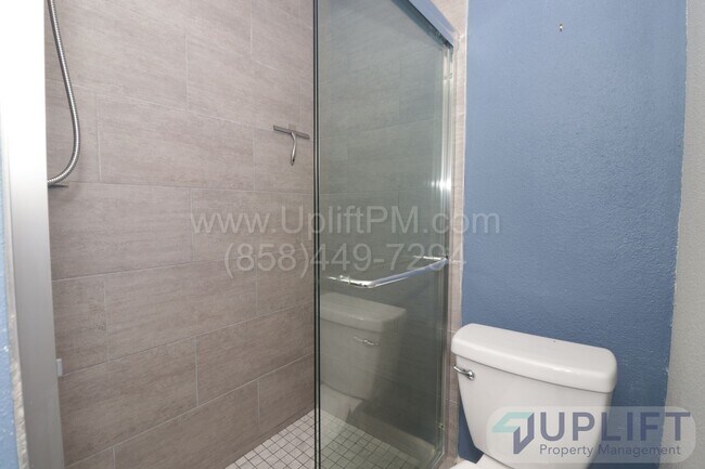 Building Photo - Cozy 2B/2BA with office/den