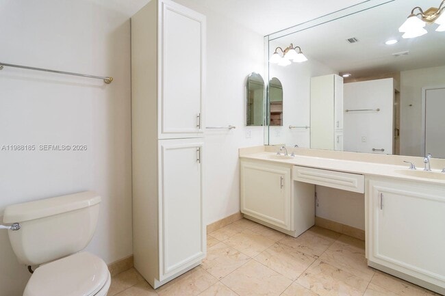 Building Photo - 2011 NE 211th St