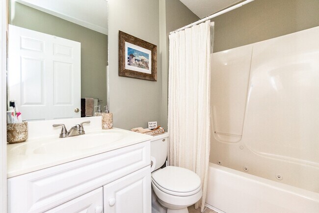 Building Photo - 224 Salem St