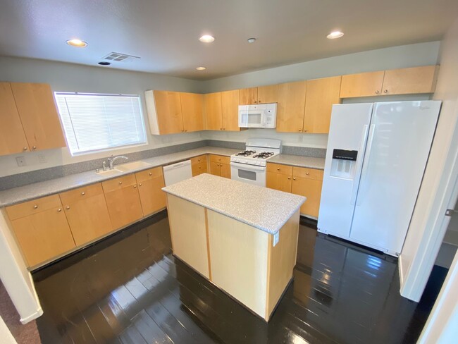 Building Photo - FRESHLY RENOVATED THREE STORY HOME WITH FO...