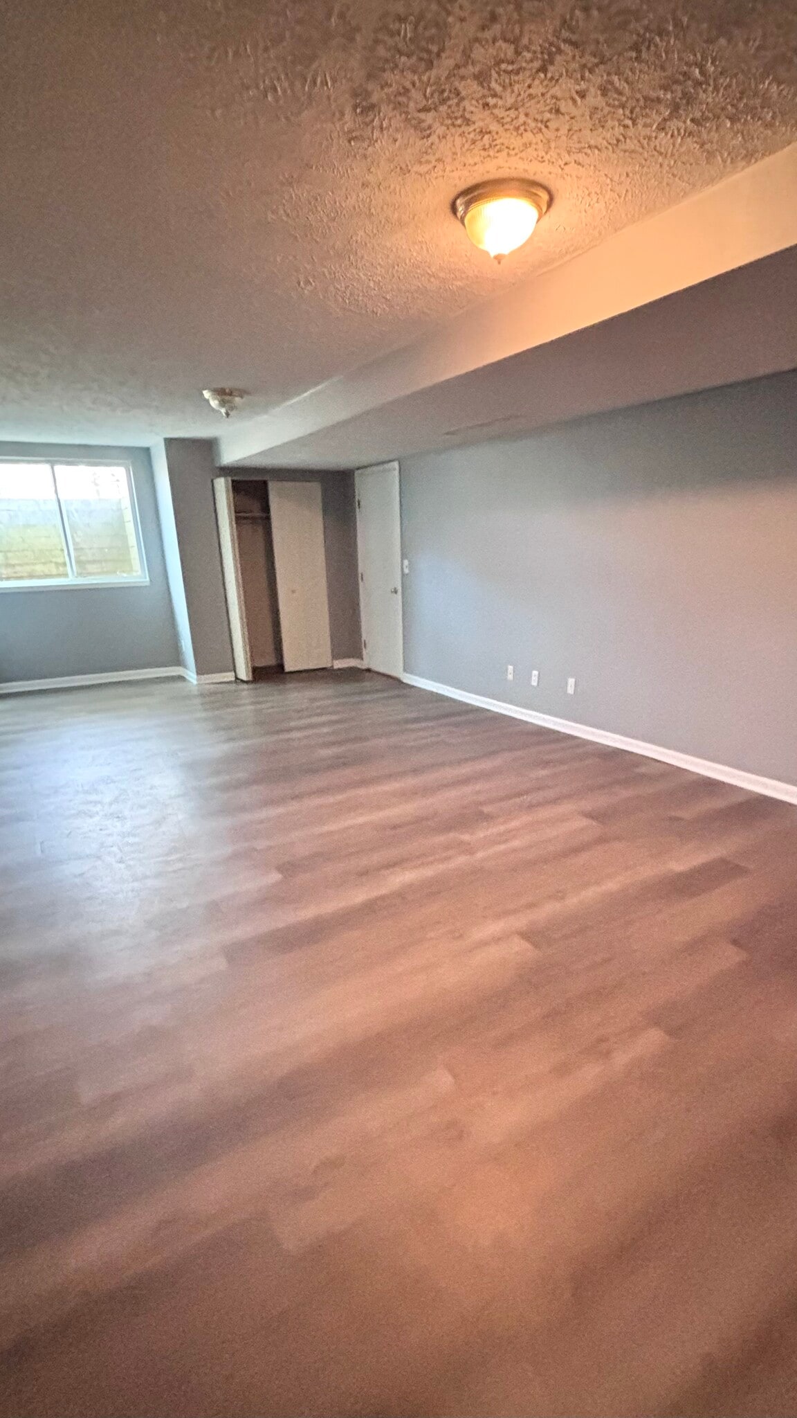 Building Photo - 3420 Parkwood Dr